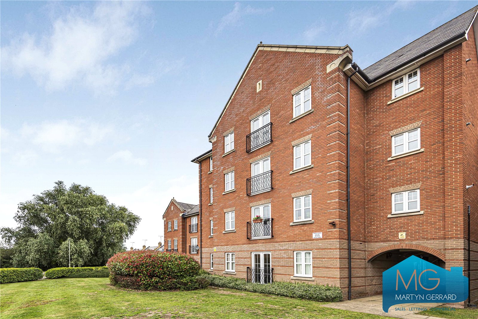 2 bedroom Apartment for sale - Martyn Gerrard