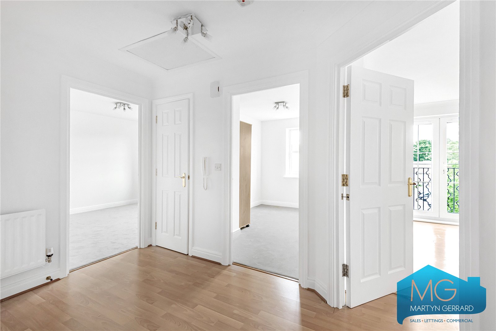 2 bedroom Apartment for sale - Martyn Gerrard