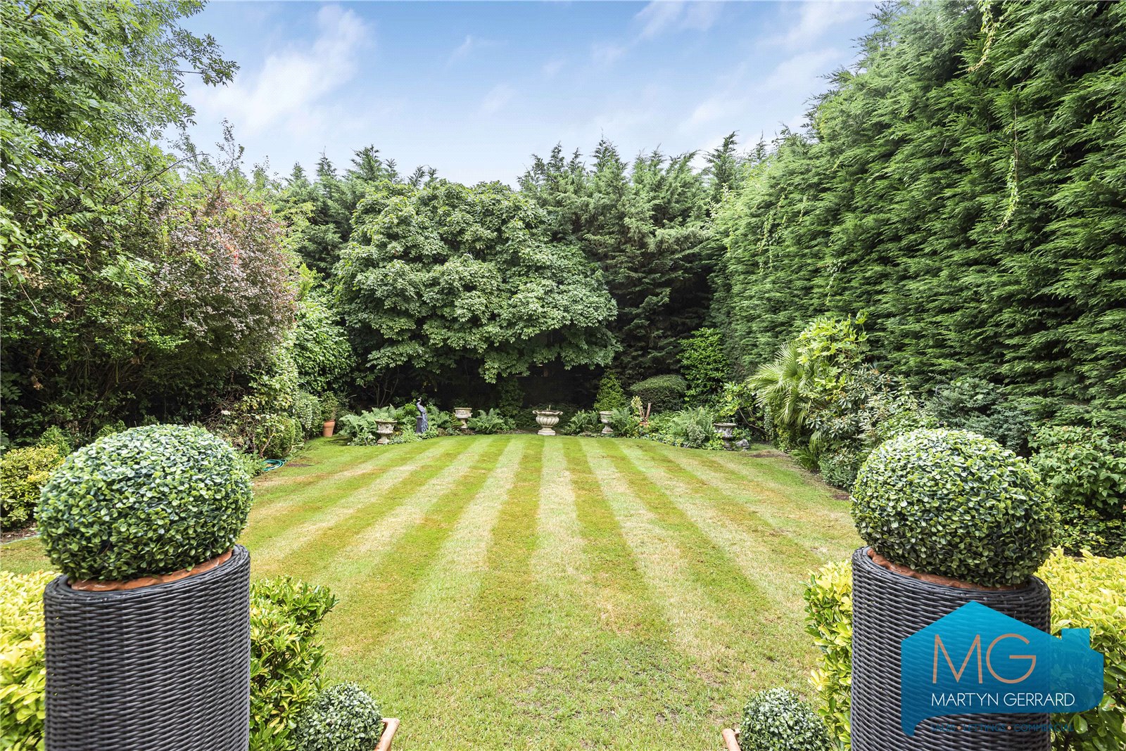 5 bedroom Detached House for sale - Martyn Gerrard