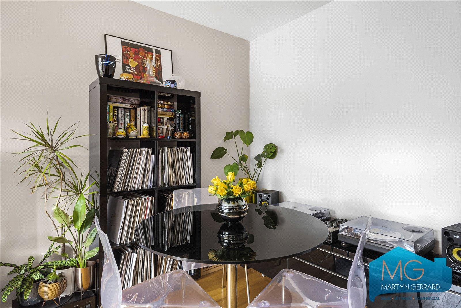 1 bedroom Apartment for sale - Martyn Gerrard