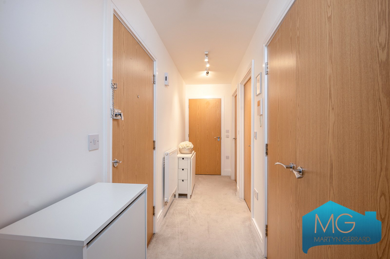 2 bedroom Apartment for sale - Martyn Gerrard