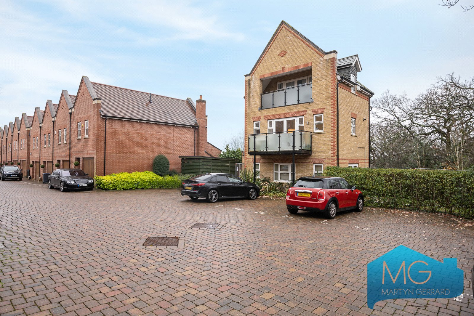 2 bedroom Apartment for sale - Martyn Gerrard