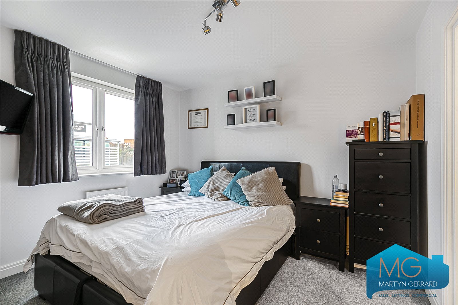 2 bedroom Apartment for sale - Martyn Gerrard