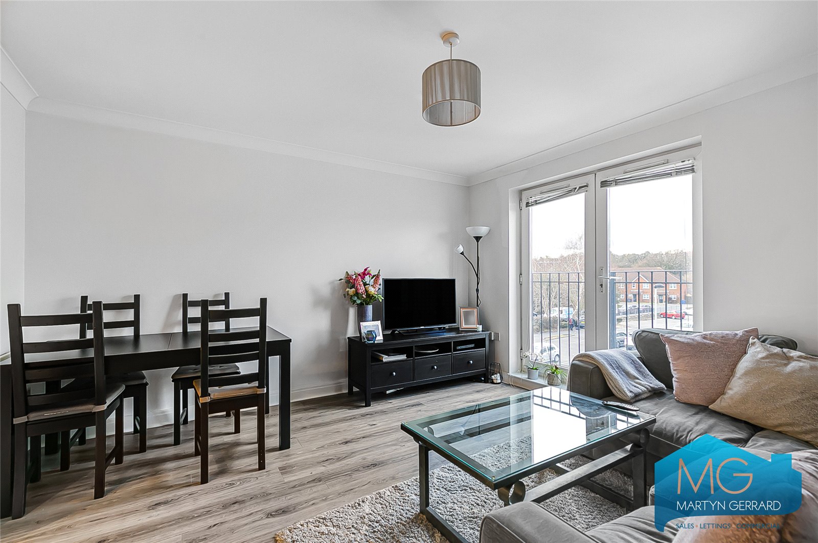 2 bedroom Apartment for sale - Martyn Gerrard