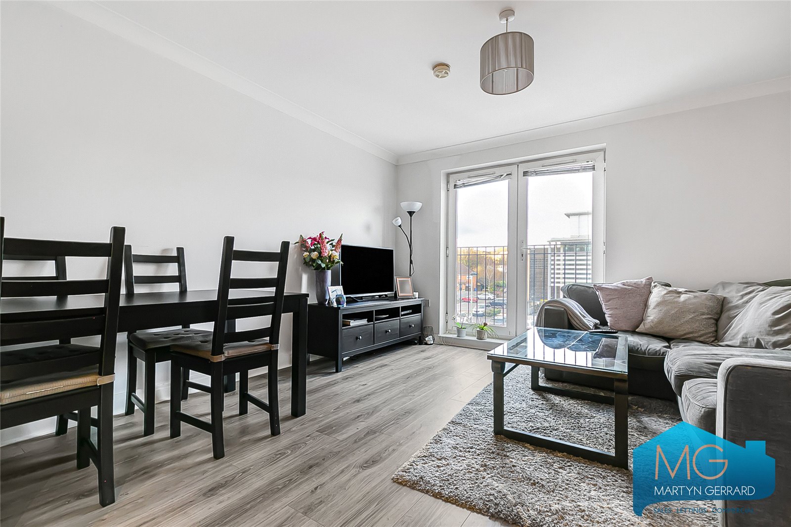 2 bedroom Apartment for sale - Martyn Gerrard