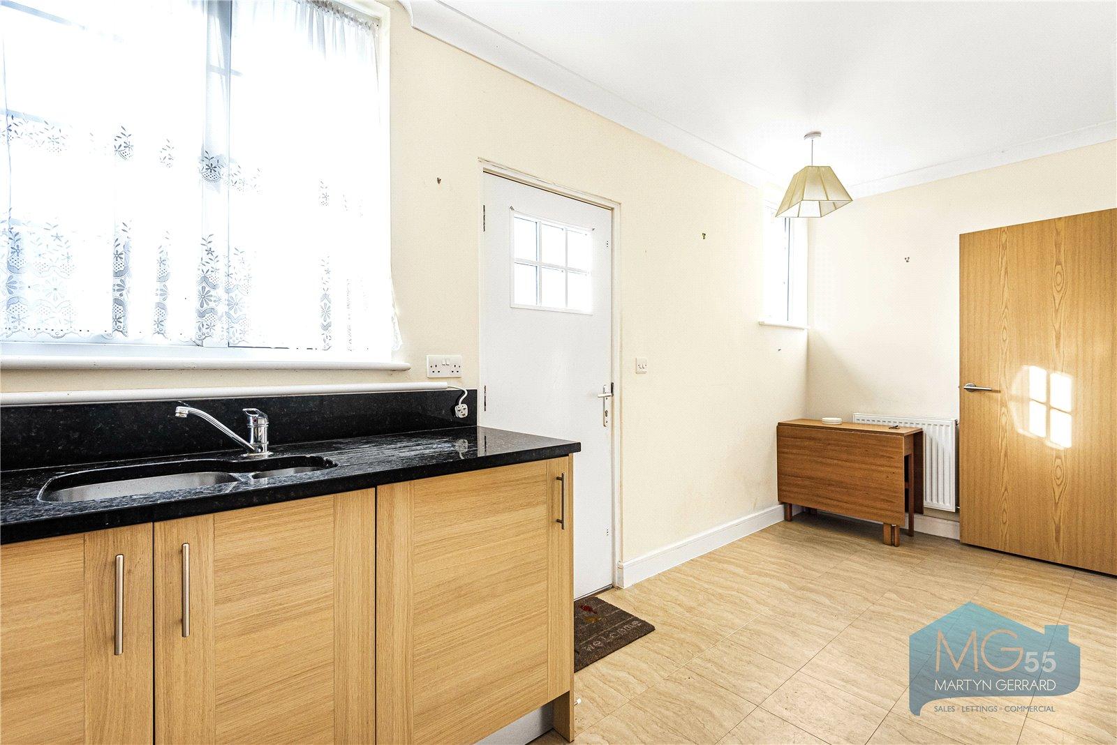 2 bedroom Semi-Detached Bungalow for sale - Martyn Gerrard