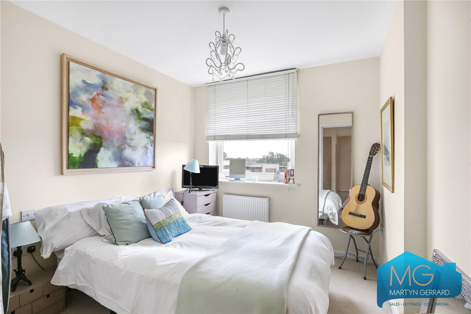 2 bedroom Apartment for sale - Martyn Gerrard