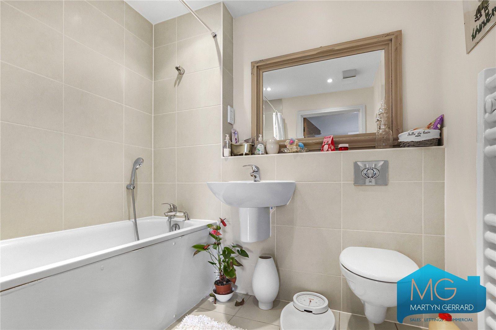 2 bedroom Apartment for sale - Martyn Gerrard