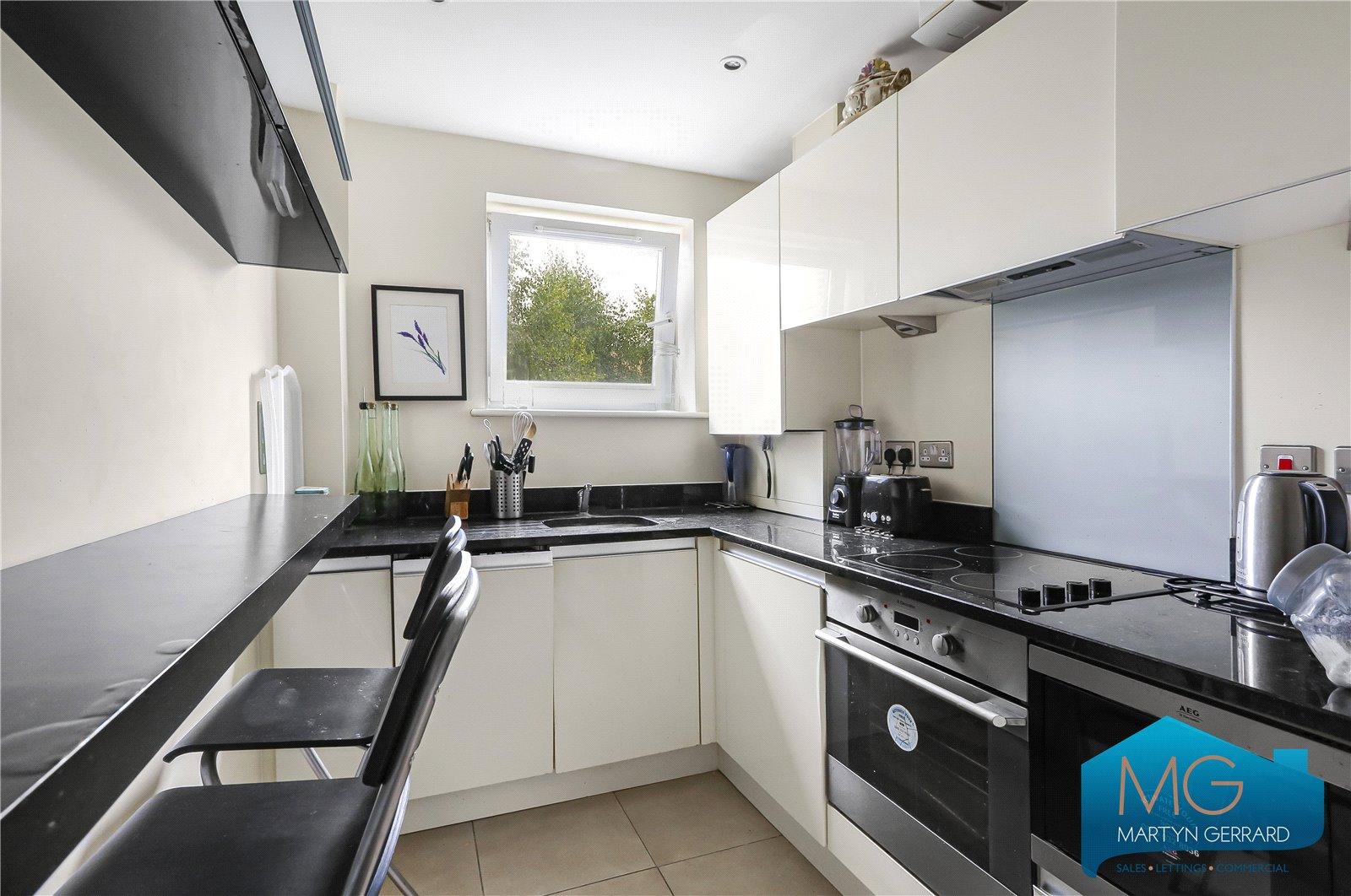 2 bedroom Apartment for sale - Martyn Gerrard
