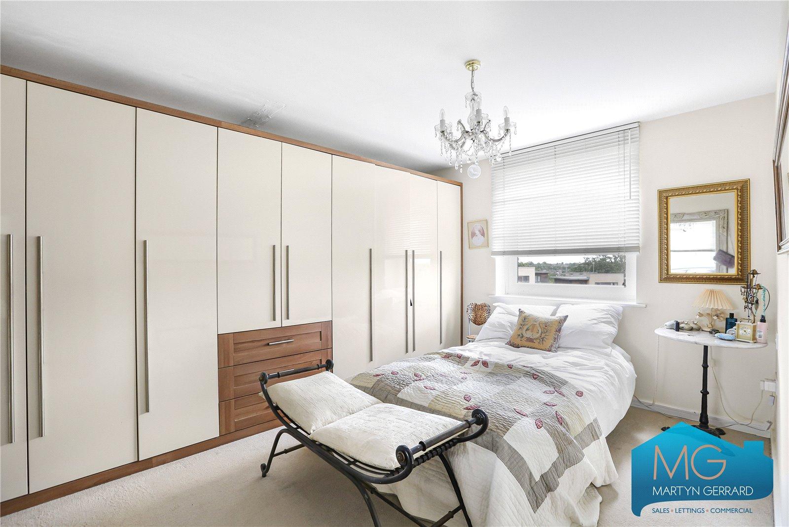 2 bedroom Apartment for sale - Martyn Gerrard