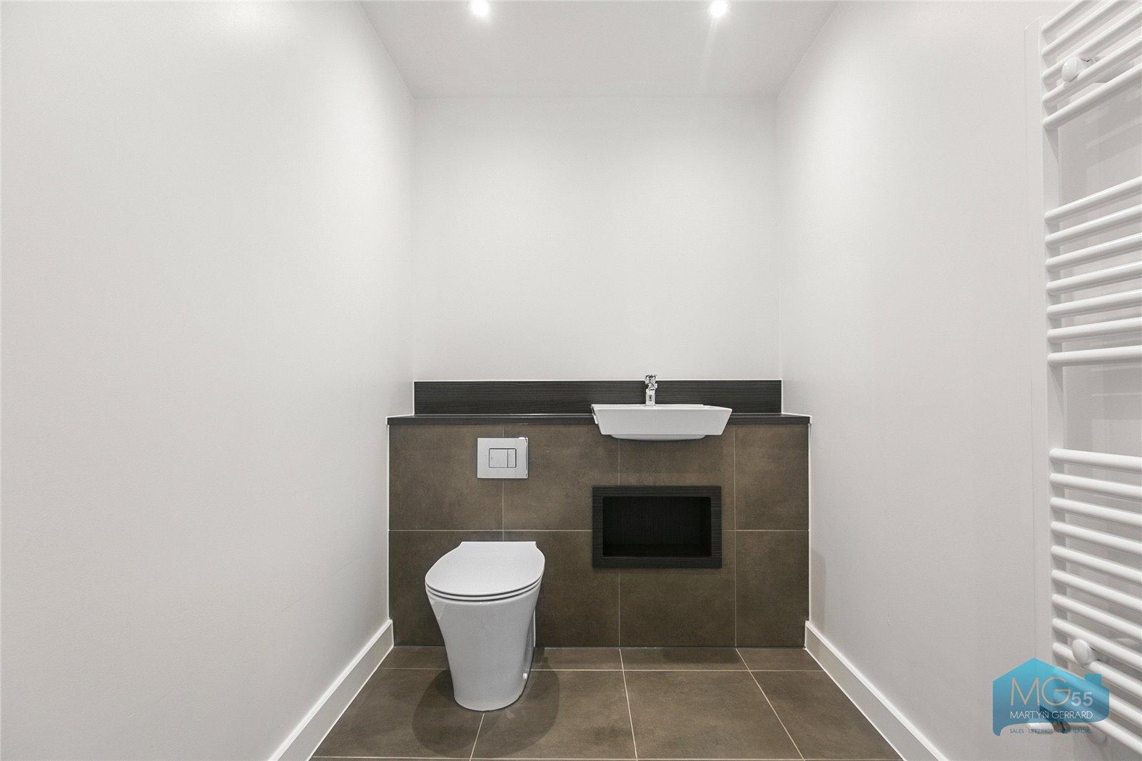 2 bedroom Apartment to rent - Martyn Gerrard