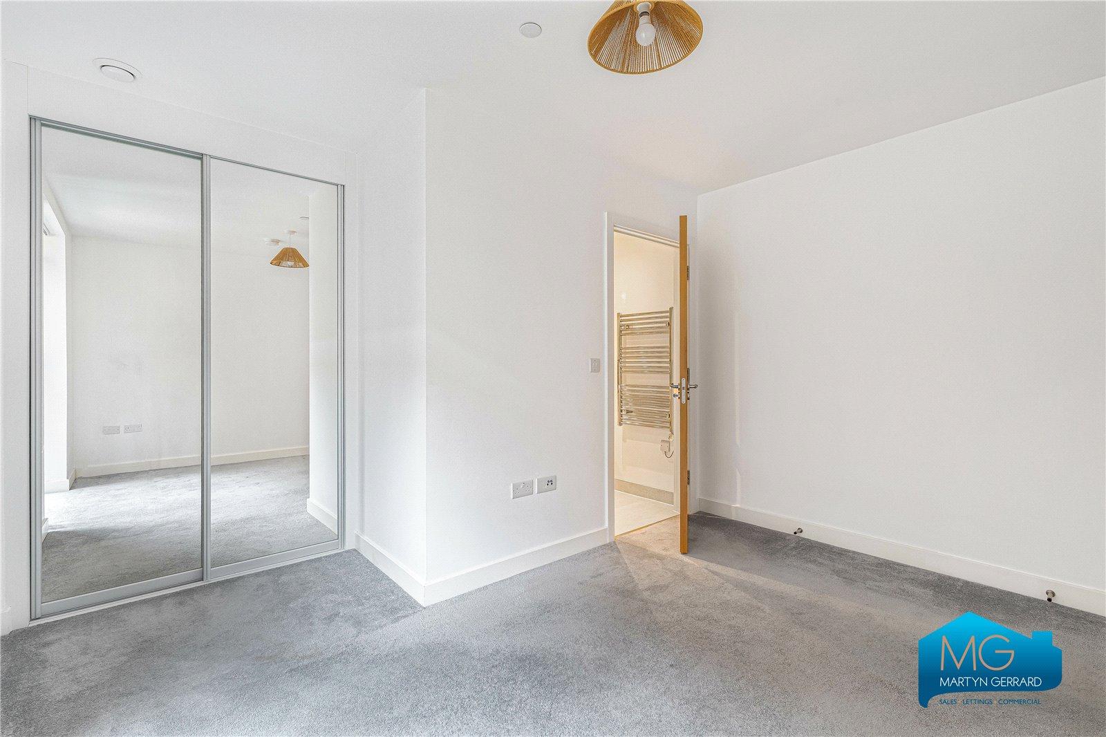 2 bedroom Apartment to rent - Martyn Gerrard