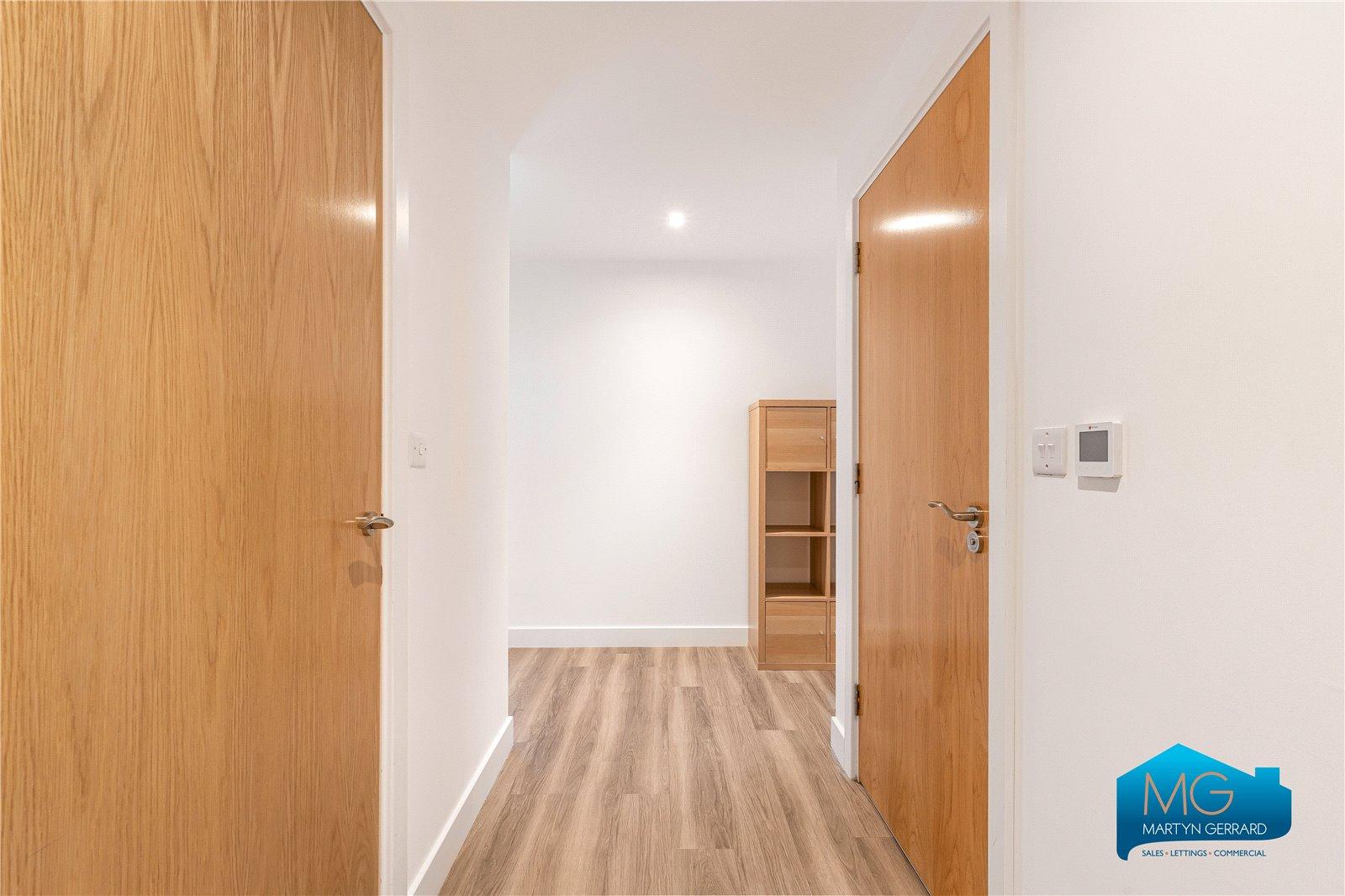 2 bedroom Apartment to rent - Martyn Gerrard
