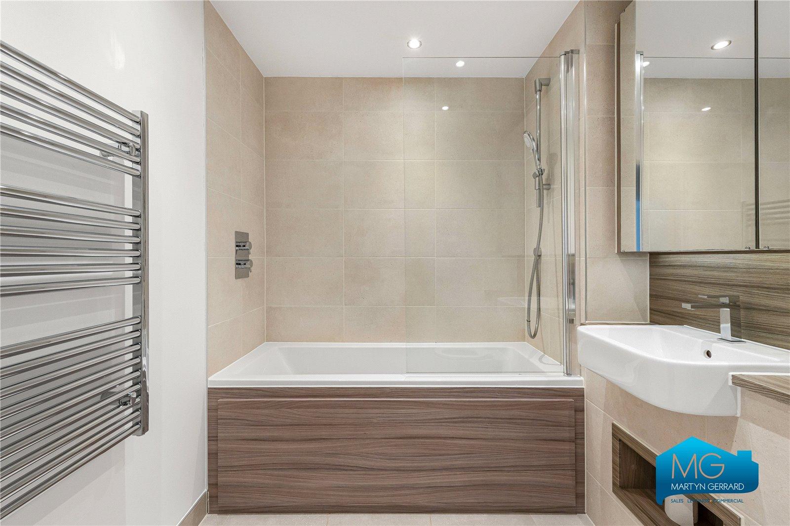 2 bedroom Apartment to rent - Martyn Gerrard
