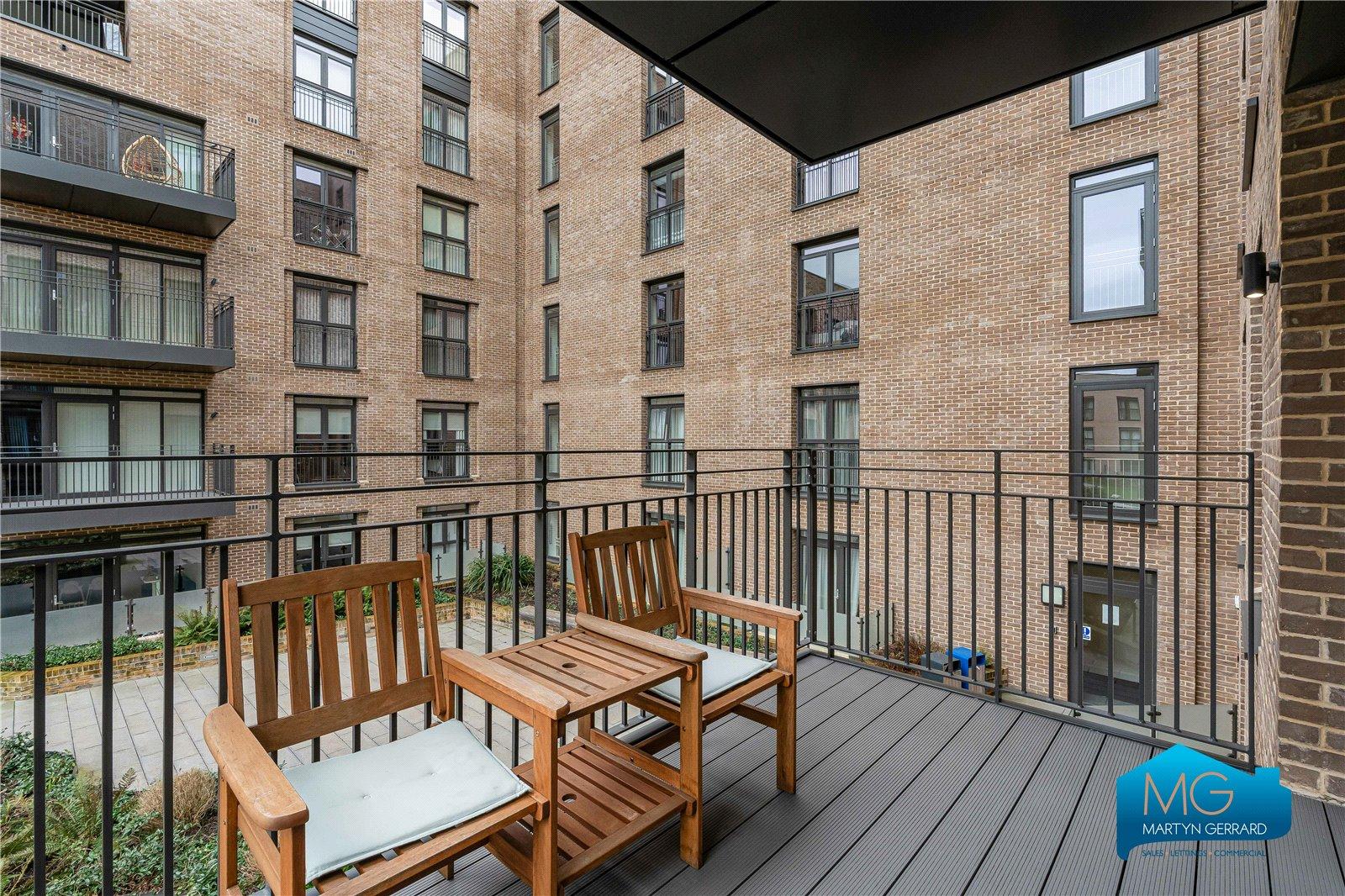 2 bedroom Apartment to rent - Martyn Gerrard