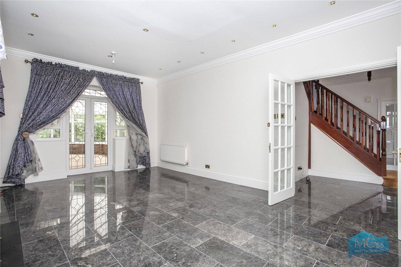 5 bedroom Detached House to rent - Martyn Gerrard