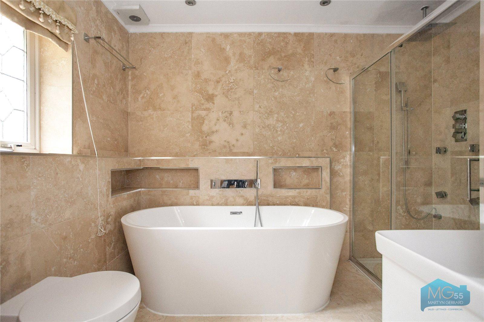 5 bedroom Detached House to rent - Martyn Gerrard