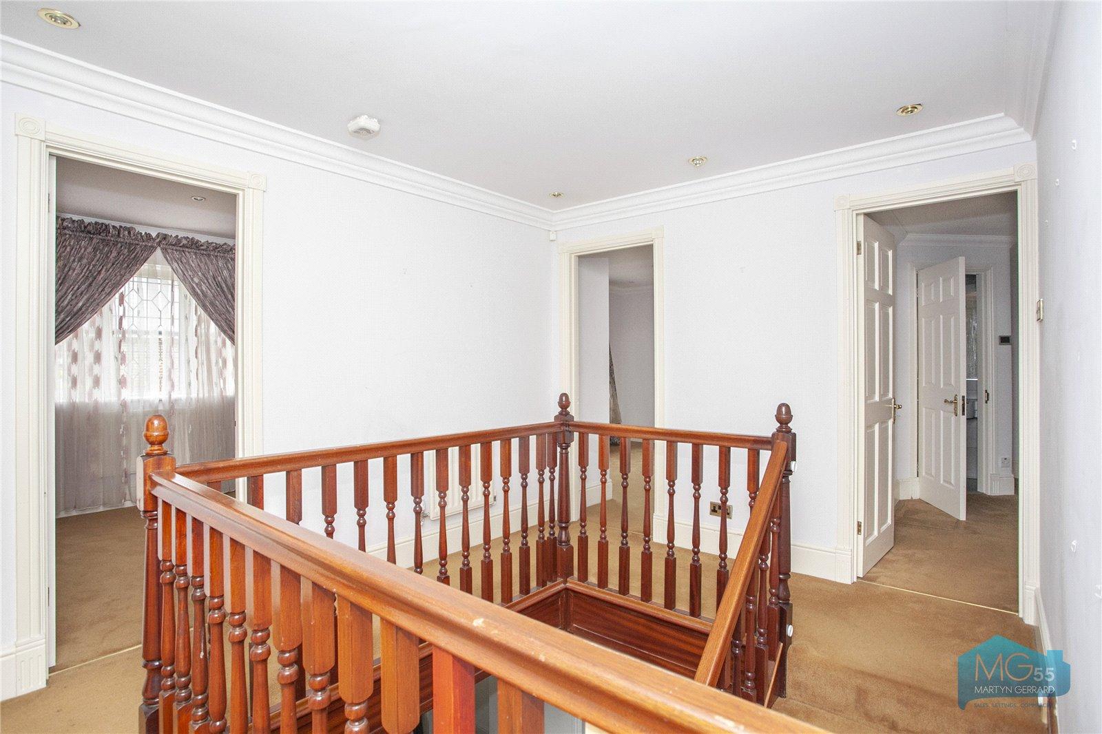 5 bedroom Detached House to rent - Martyn Gerrard