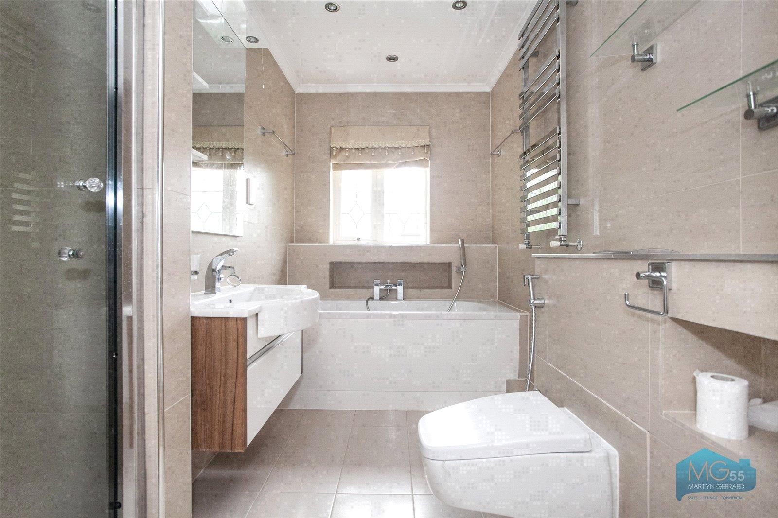 5 bedroom Detached House to rent - Martyn Gerrard