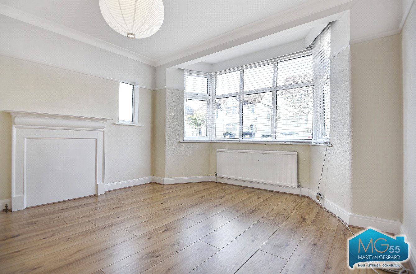 3 bedroom Property to rent - Martyn Gerrard