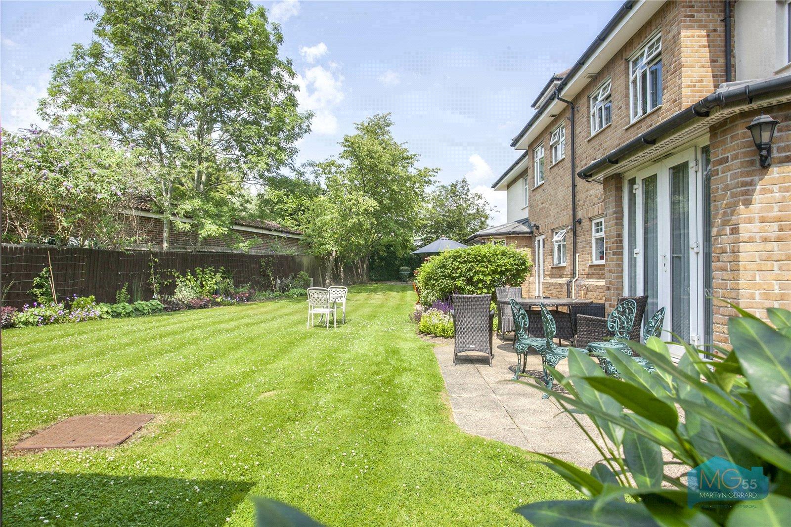 2 bedroom Apartment to rent - Martyn Gerrard