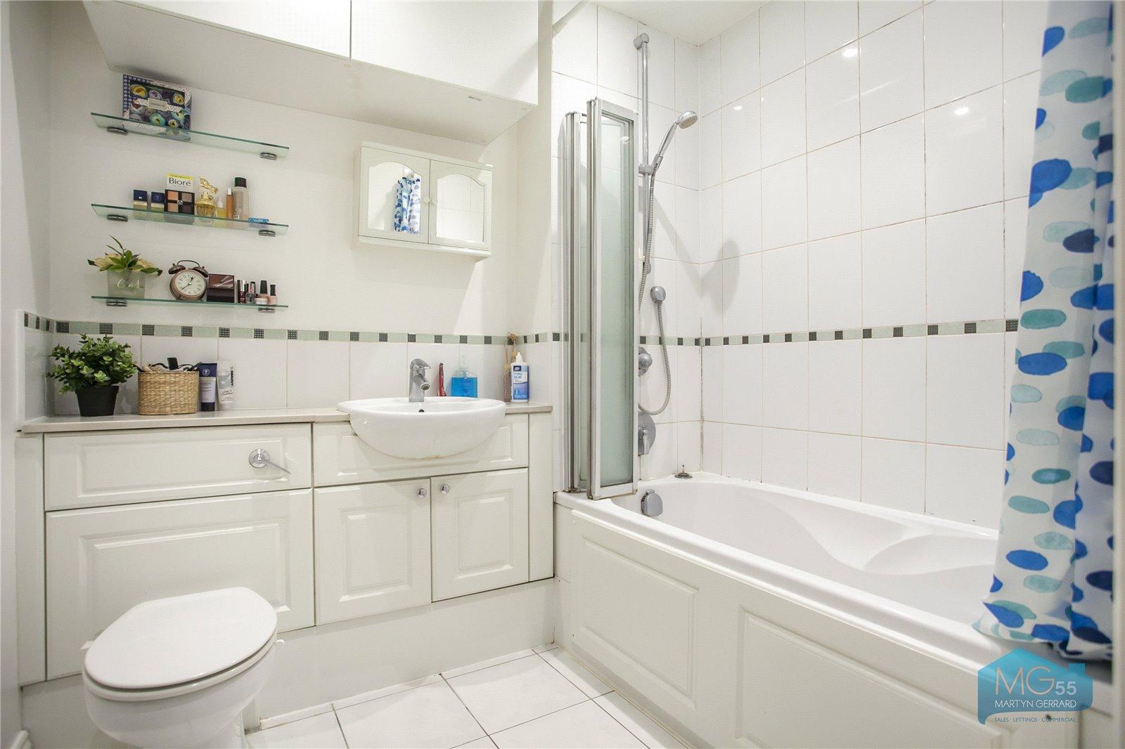 2 bedroom Apartment to rent - Martyn Gerrard