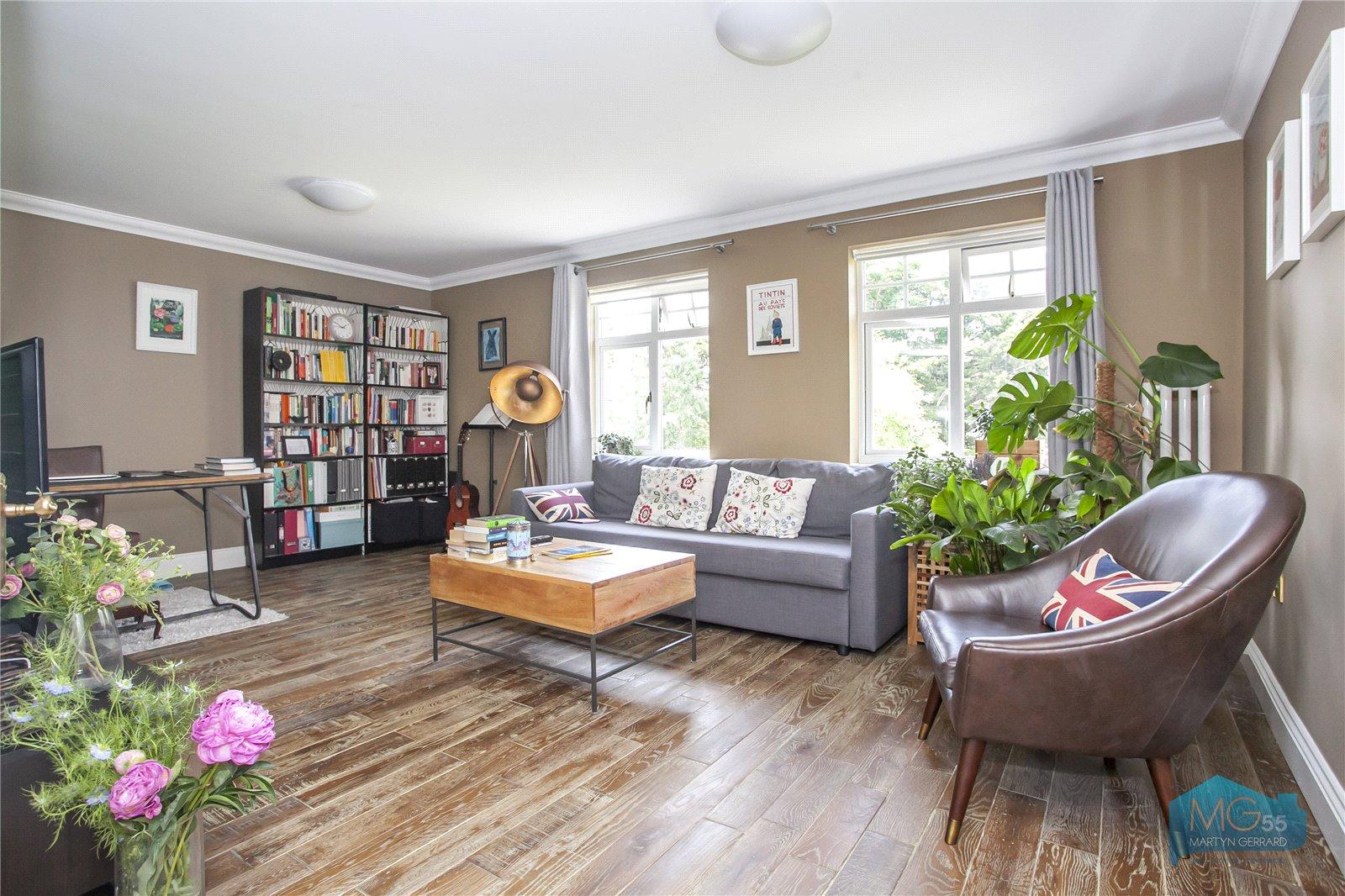 2 bedroom Apartment to rent - Martyn Gerrard
