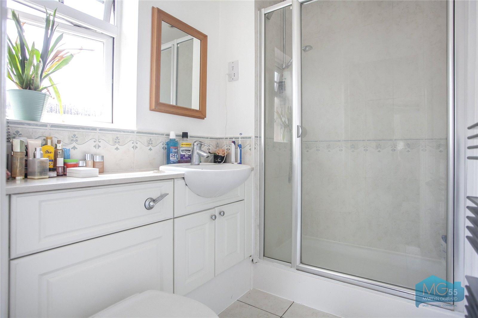 2 bedroom Apartment to rent - Martyn Gerrard