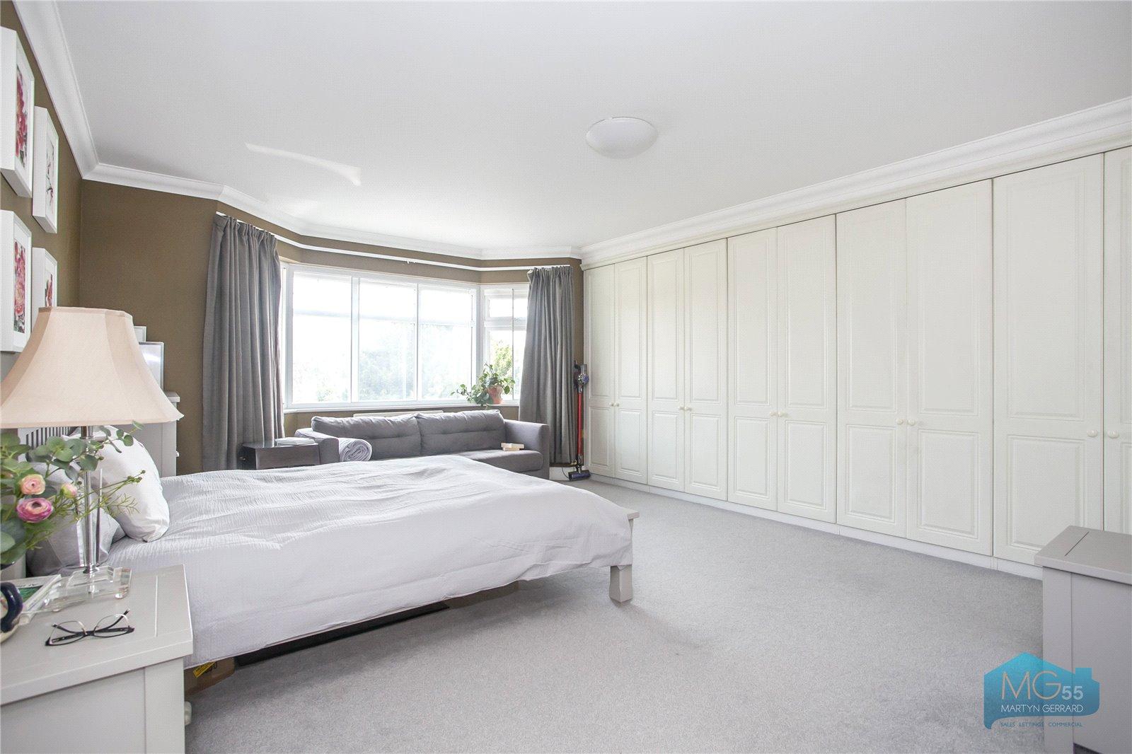 2 bedroom Apartment to rent - Martyn Gerrard