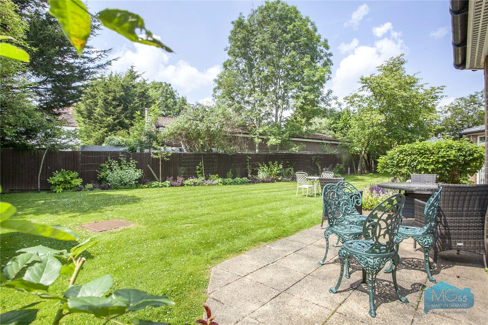 2 bedroom Apartment to rent - Martyn Gerrard