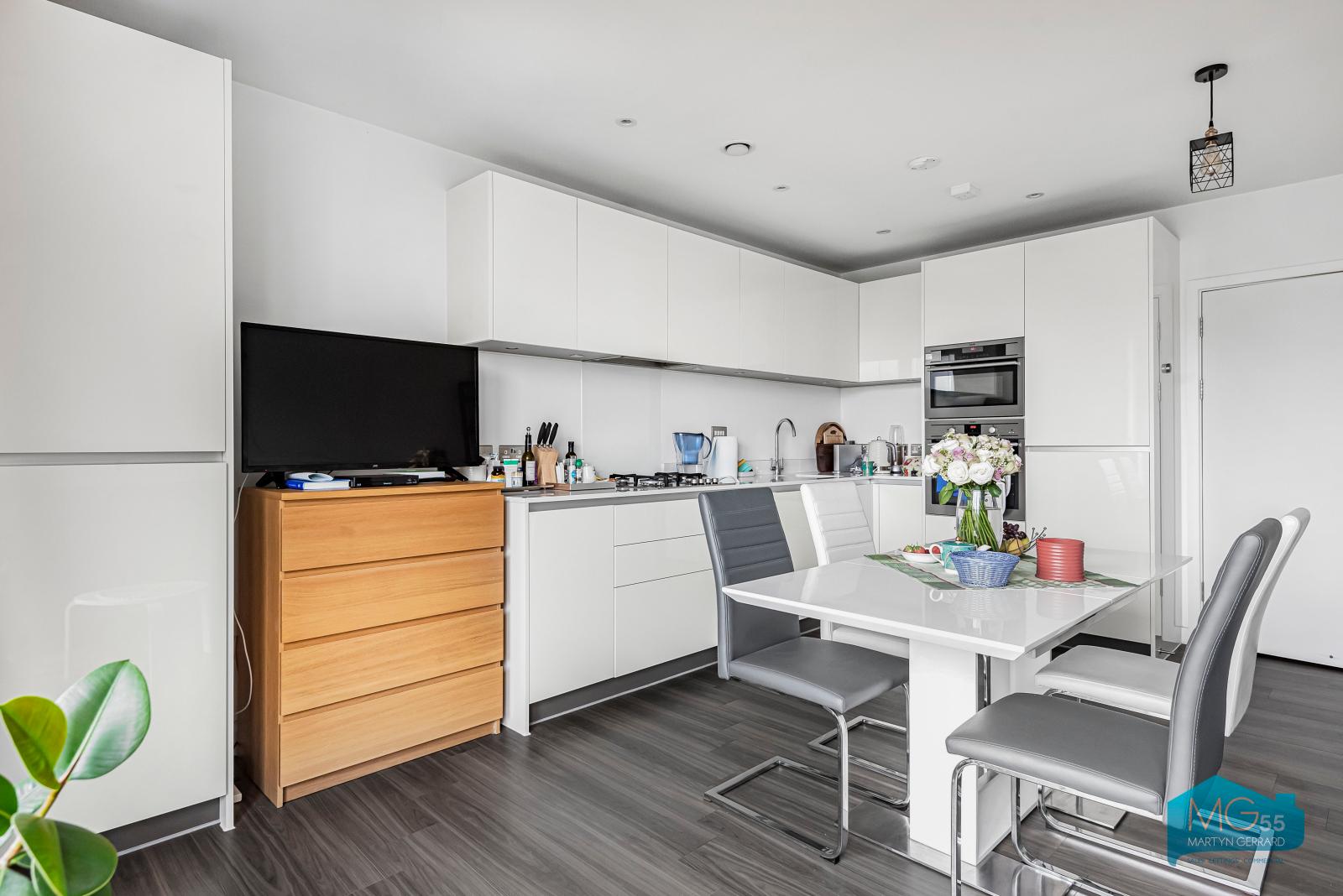 1 bedroom Apartment to rent - Martyn Gerrard