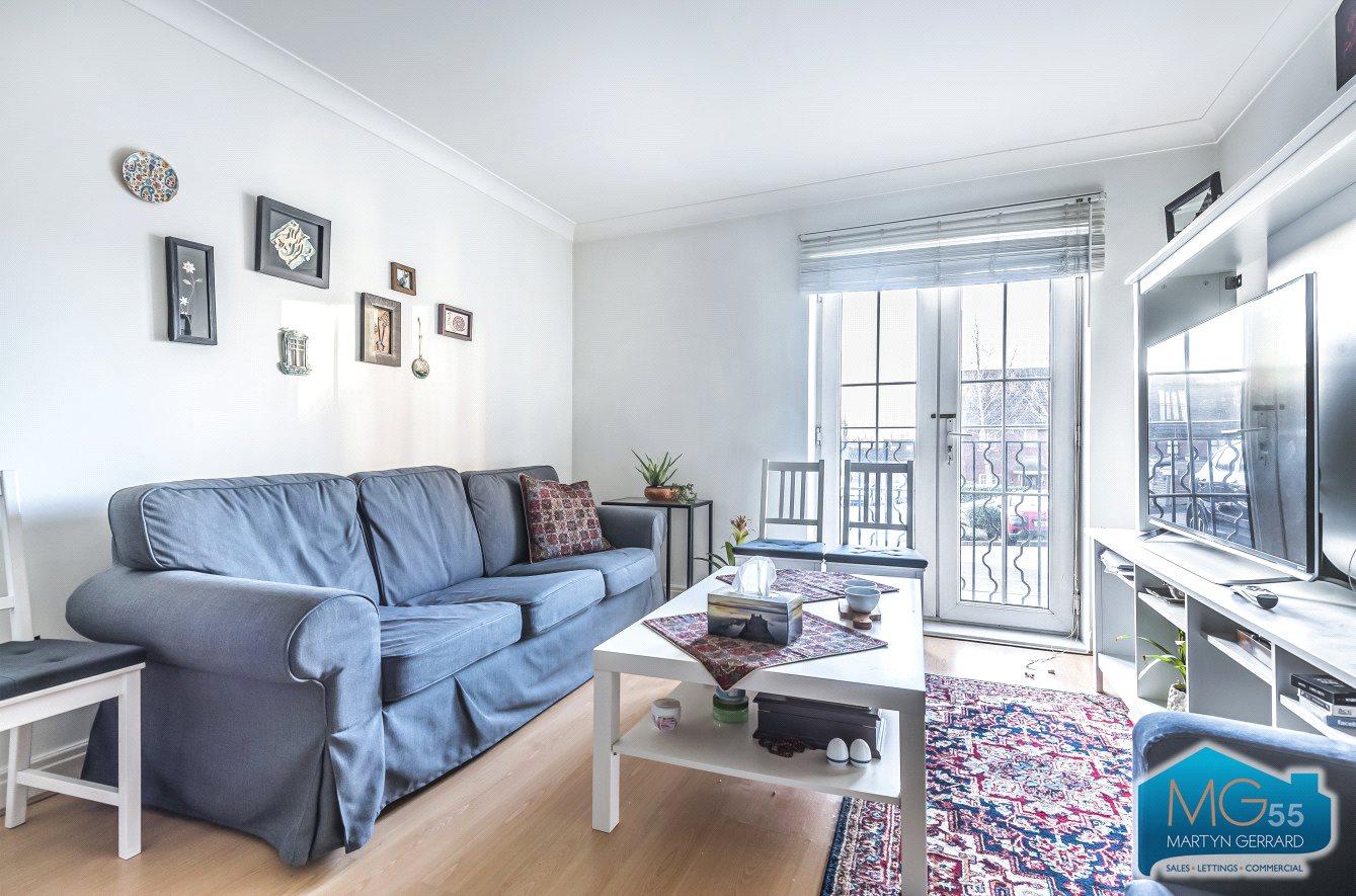 2 bedroom Ground Floor Flat to rent - Martyn Gerrard
