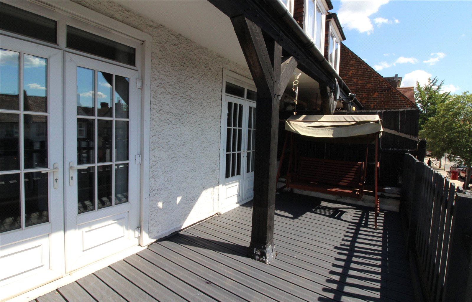 2 bedroom Apartment to rent - Martyn Gerrard