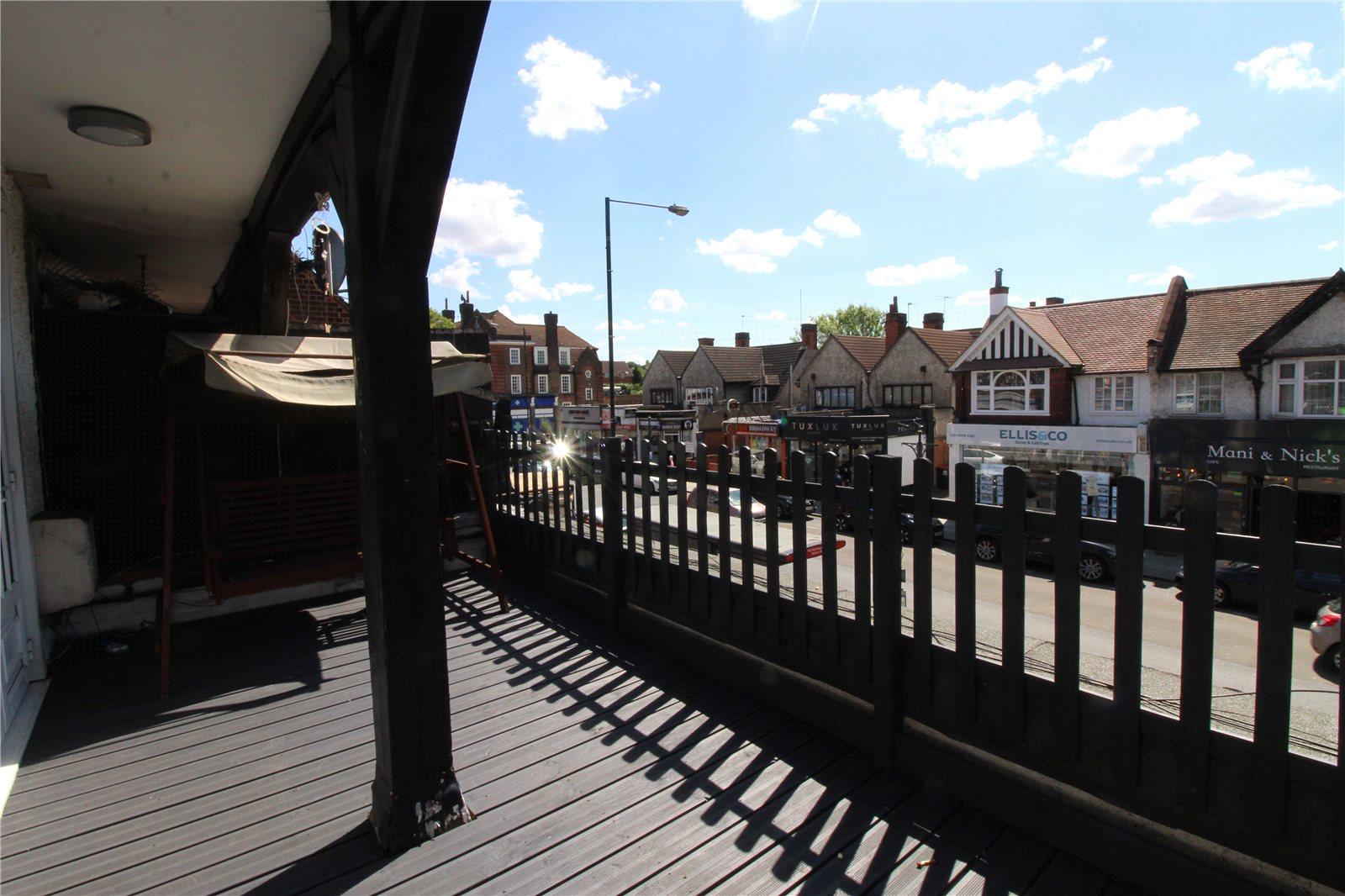 2 bedroom Apartment to rent - Martyn Gerrard