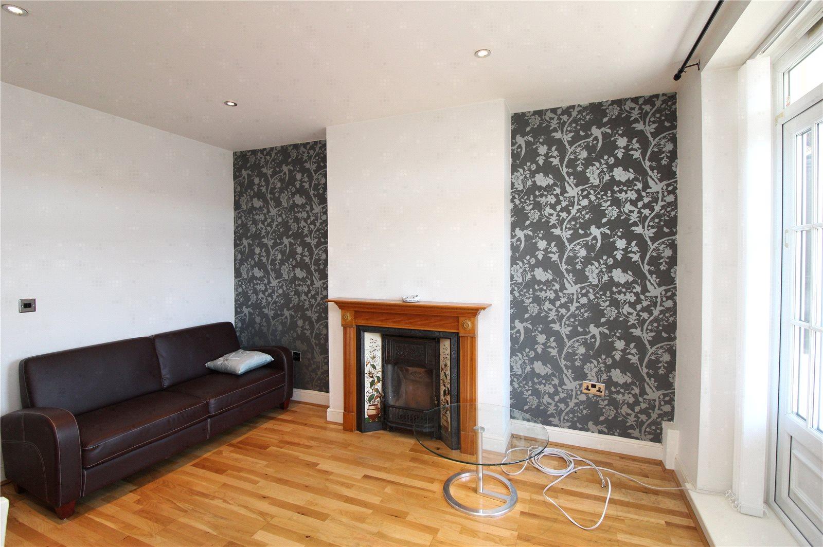 2 bedroom Apartment to rent - Martyn Gerrard