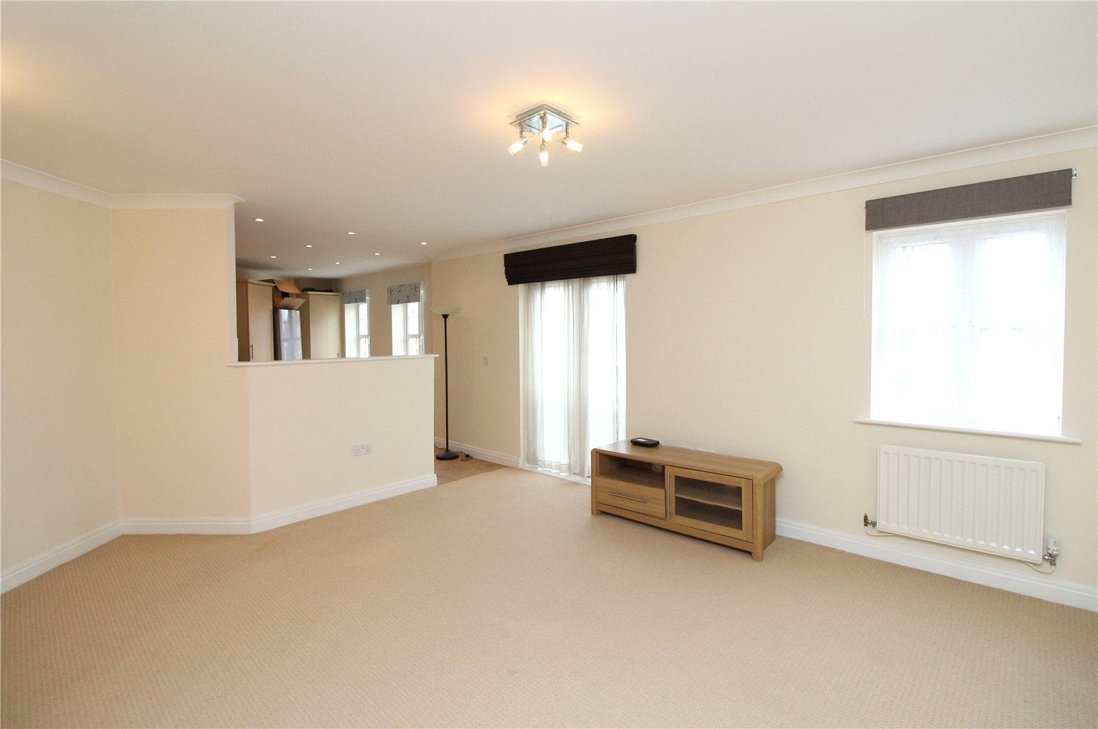 2 bedroom Ground Floor Flat to rent - Martyn Gerrard