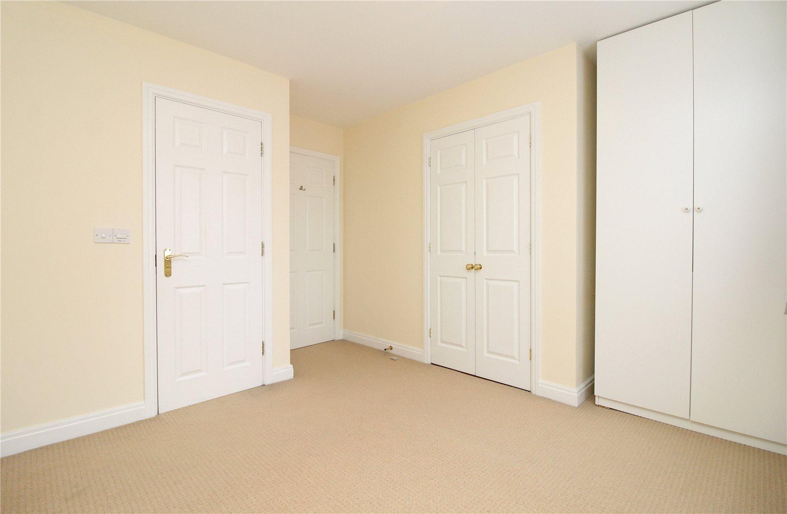 2 bedroom Ground Floor Flat to rent - Martyn Gerrard