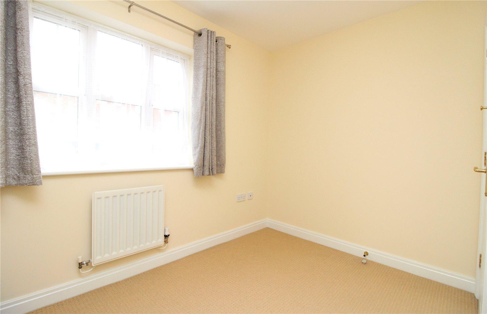 2 bedroom Ground Floor Flat to rent - Martyn Gerrard