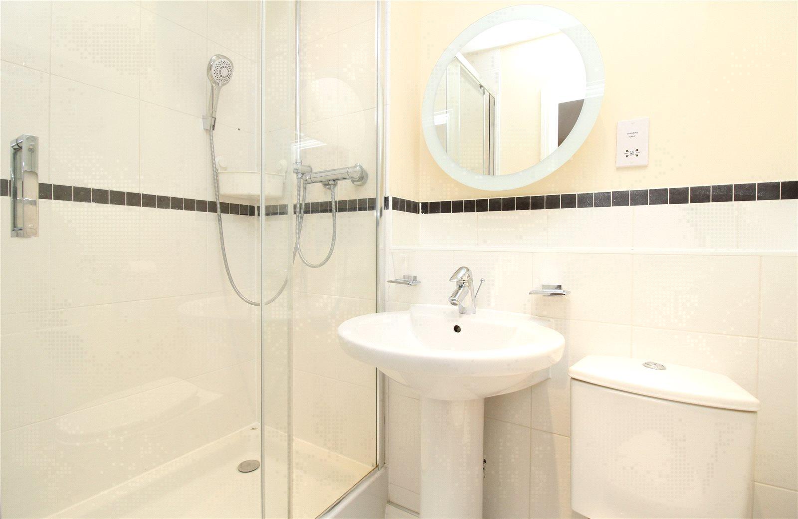 2 bedroom Ground Floor Flat to rent - Martyn Gerrard