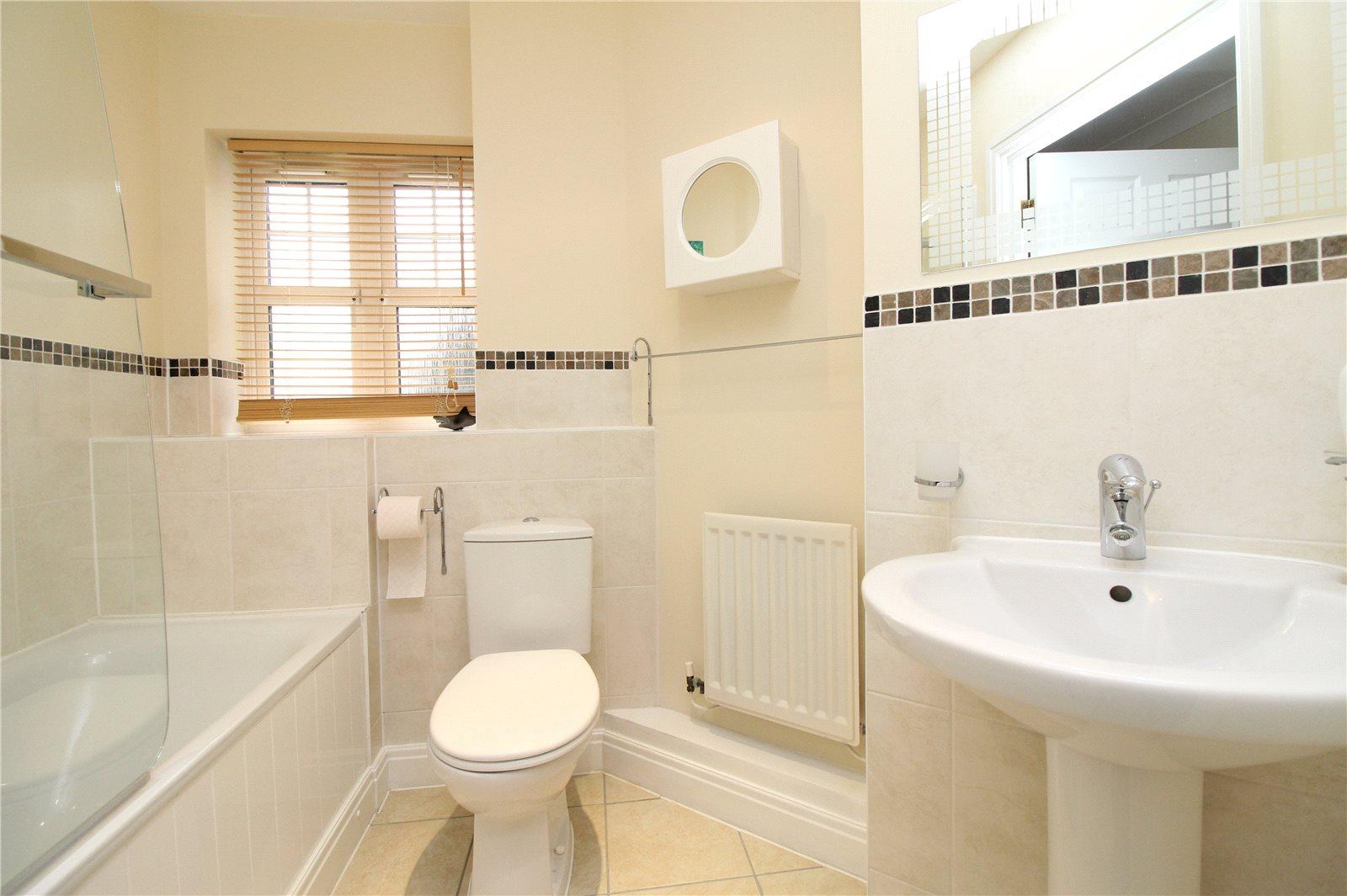 2 bedroom Ground Floor Flat to rent - Martyn Gerrard