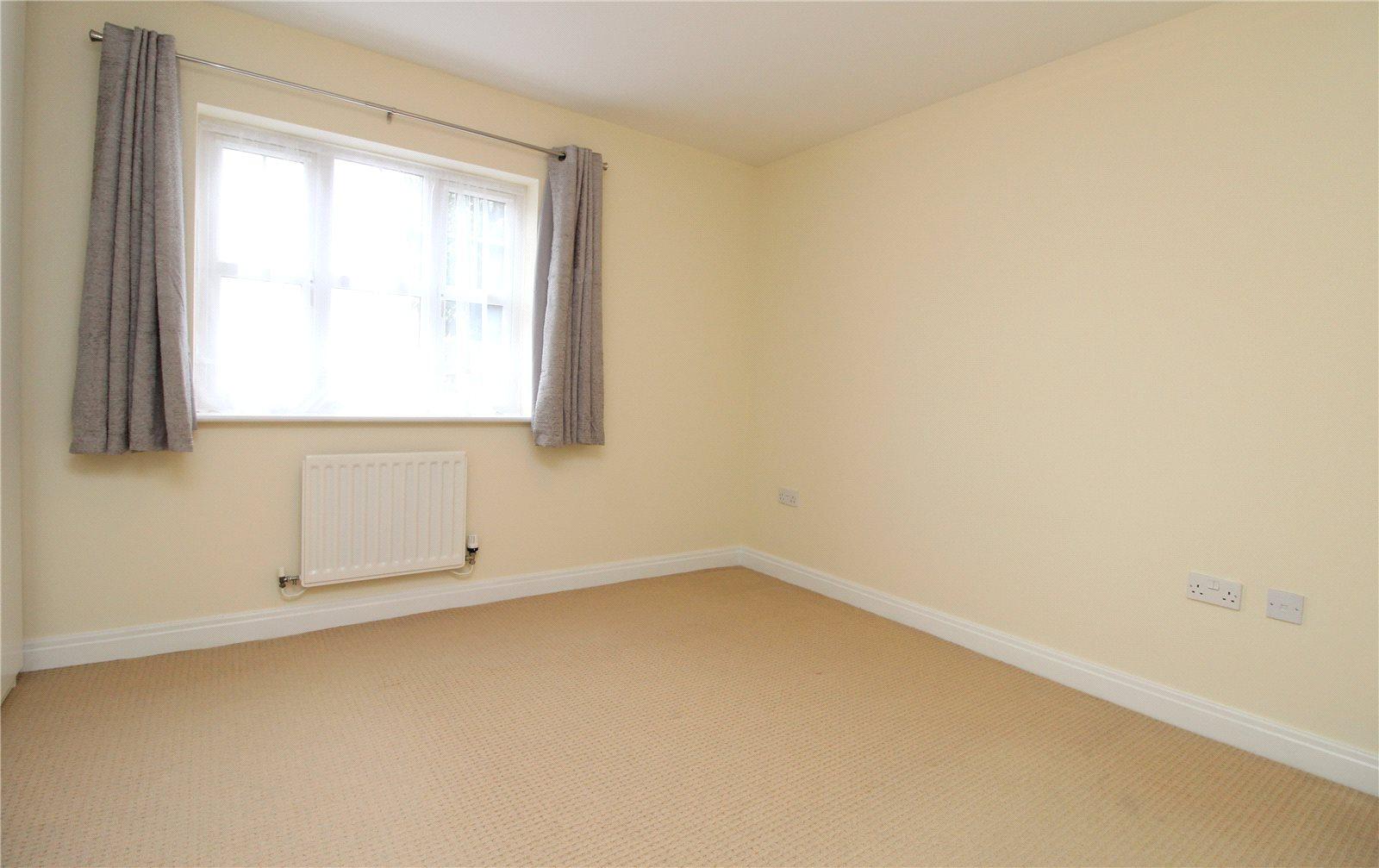2 bedroom Ground Floor Flat to rent - Martyn Gerrard