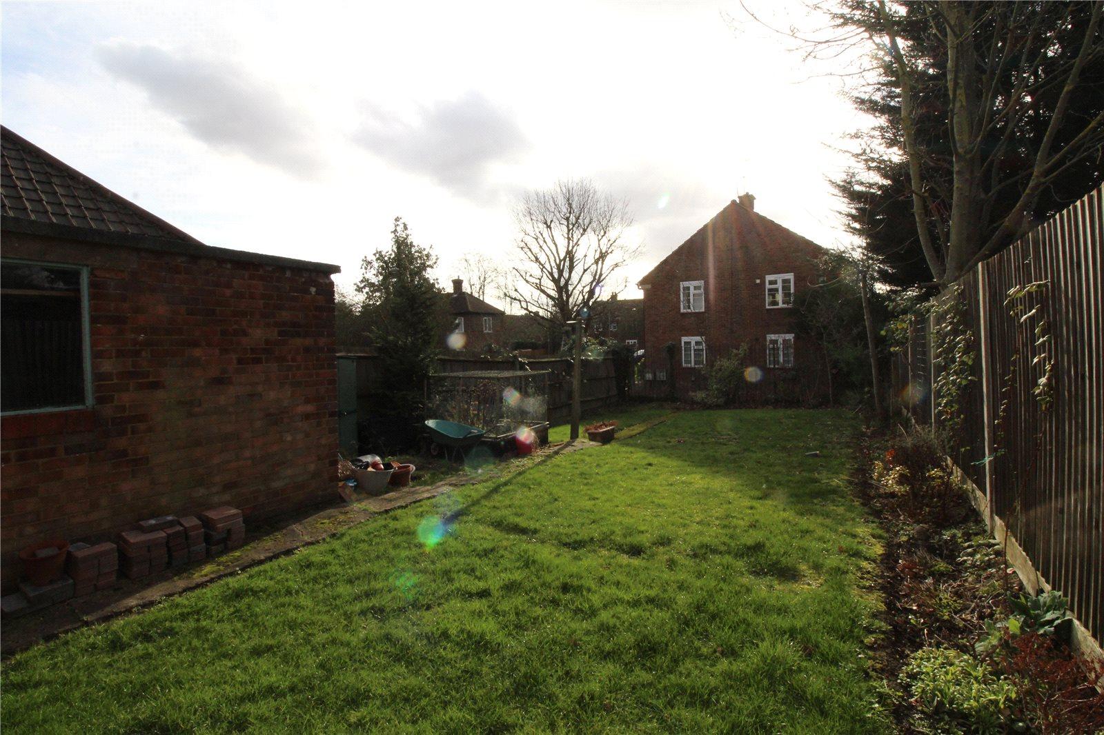 2 bedroom Semi-Detached House to rent - Martyn Gerrard