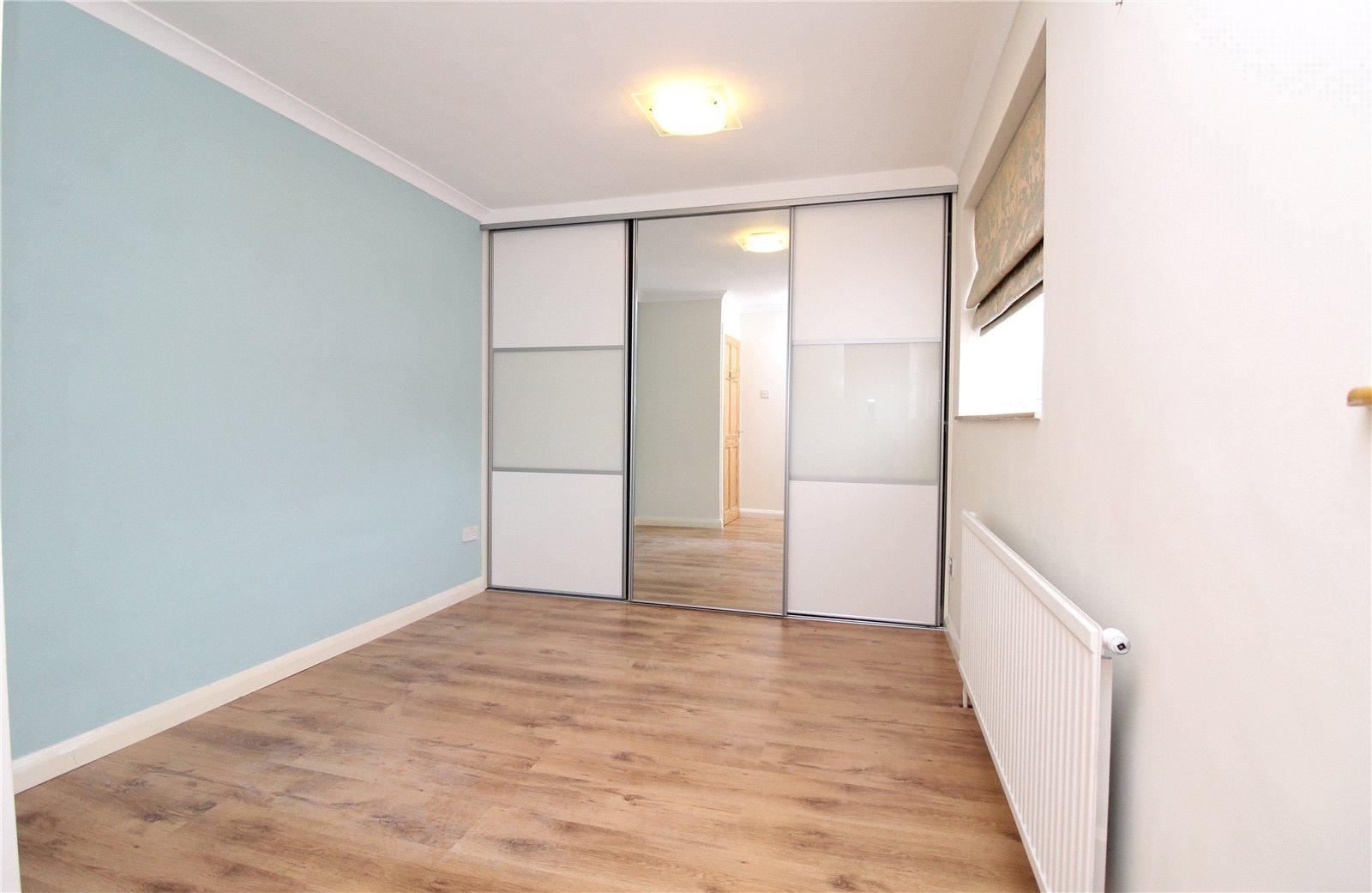 2 bedroom Semi-Detached House to rent - Martyn Gerrard