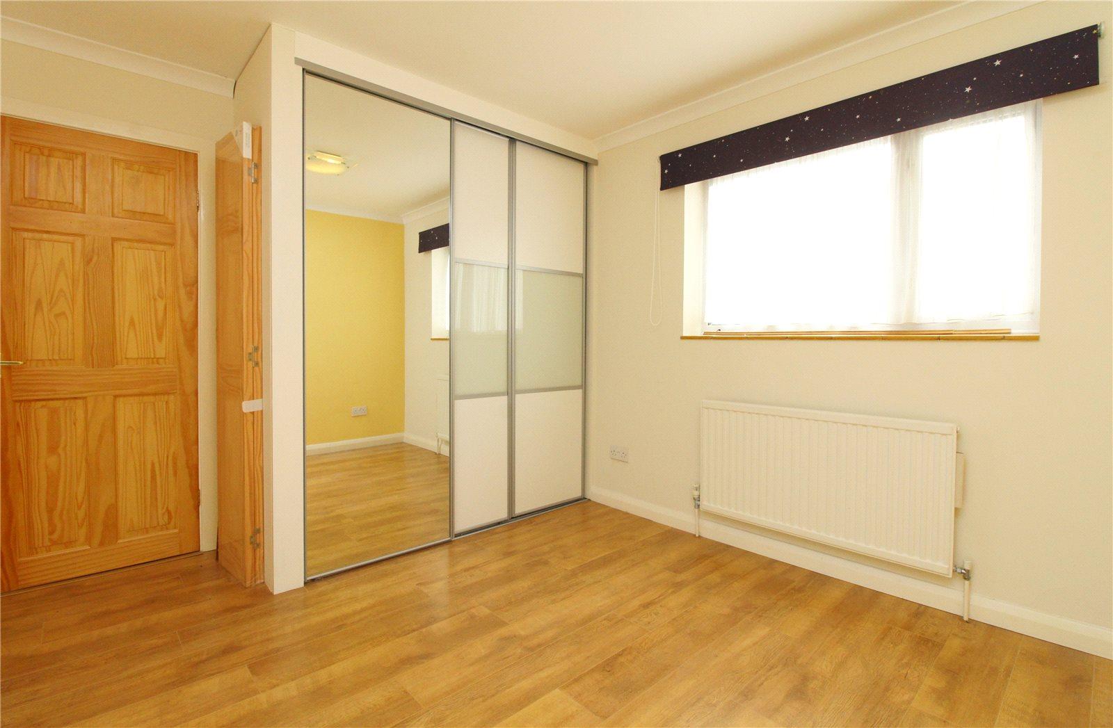 2 bedroom Semi-Detached House to rent - Martyn Gerrard