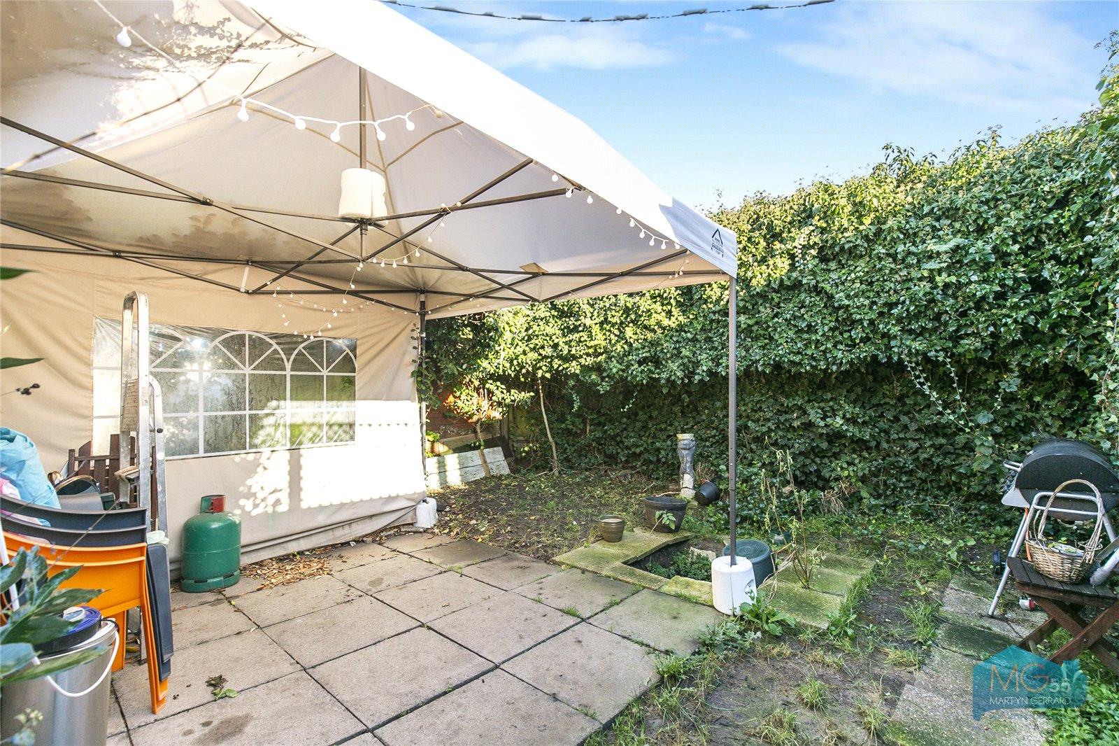 2 bedroom Apartment to rent - Martyn Gerrard