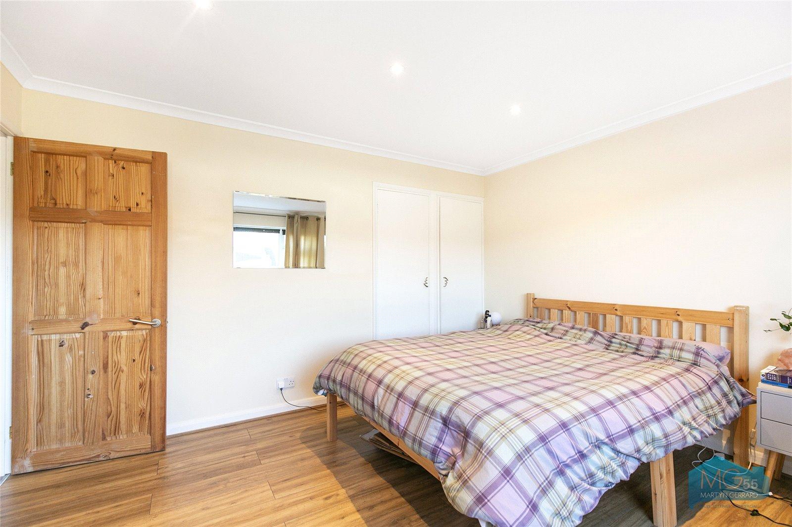 2 bedroom Apartment to rent - Martyn Gerrard