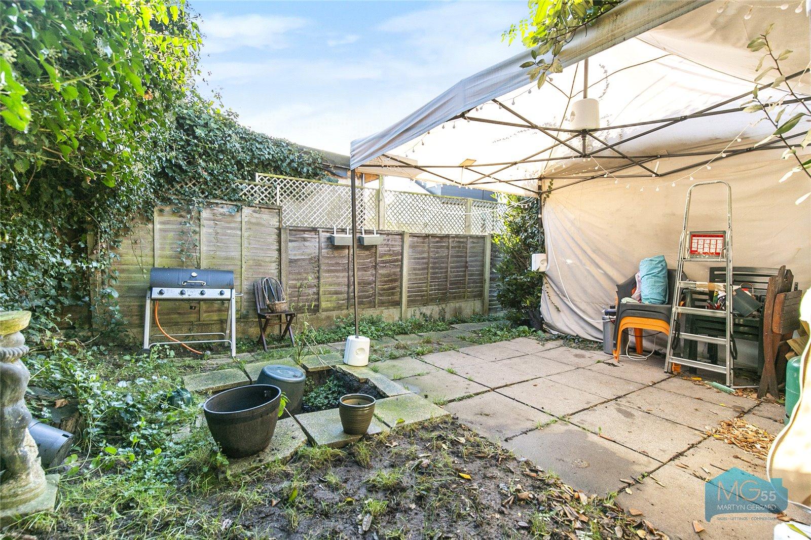 2 bedroom Apartment to rent - Martyn Gerrard