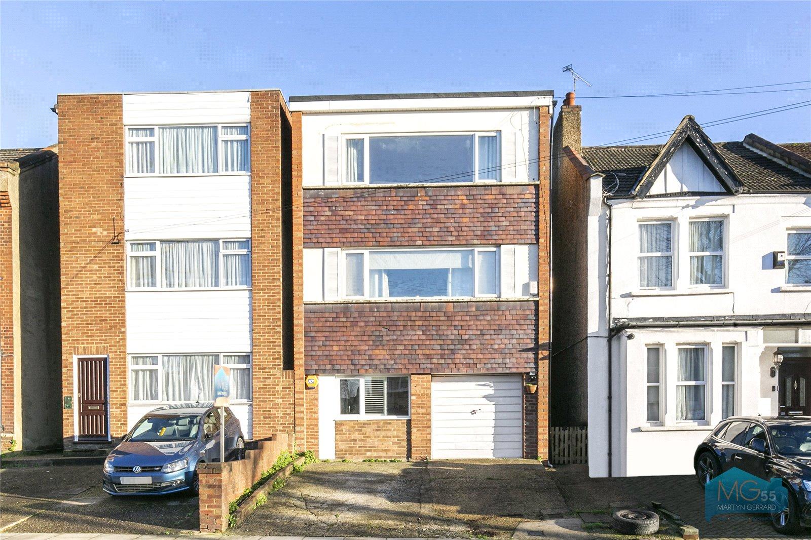 2 bedroom Apartment to rent - Martyn Gerrard
