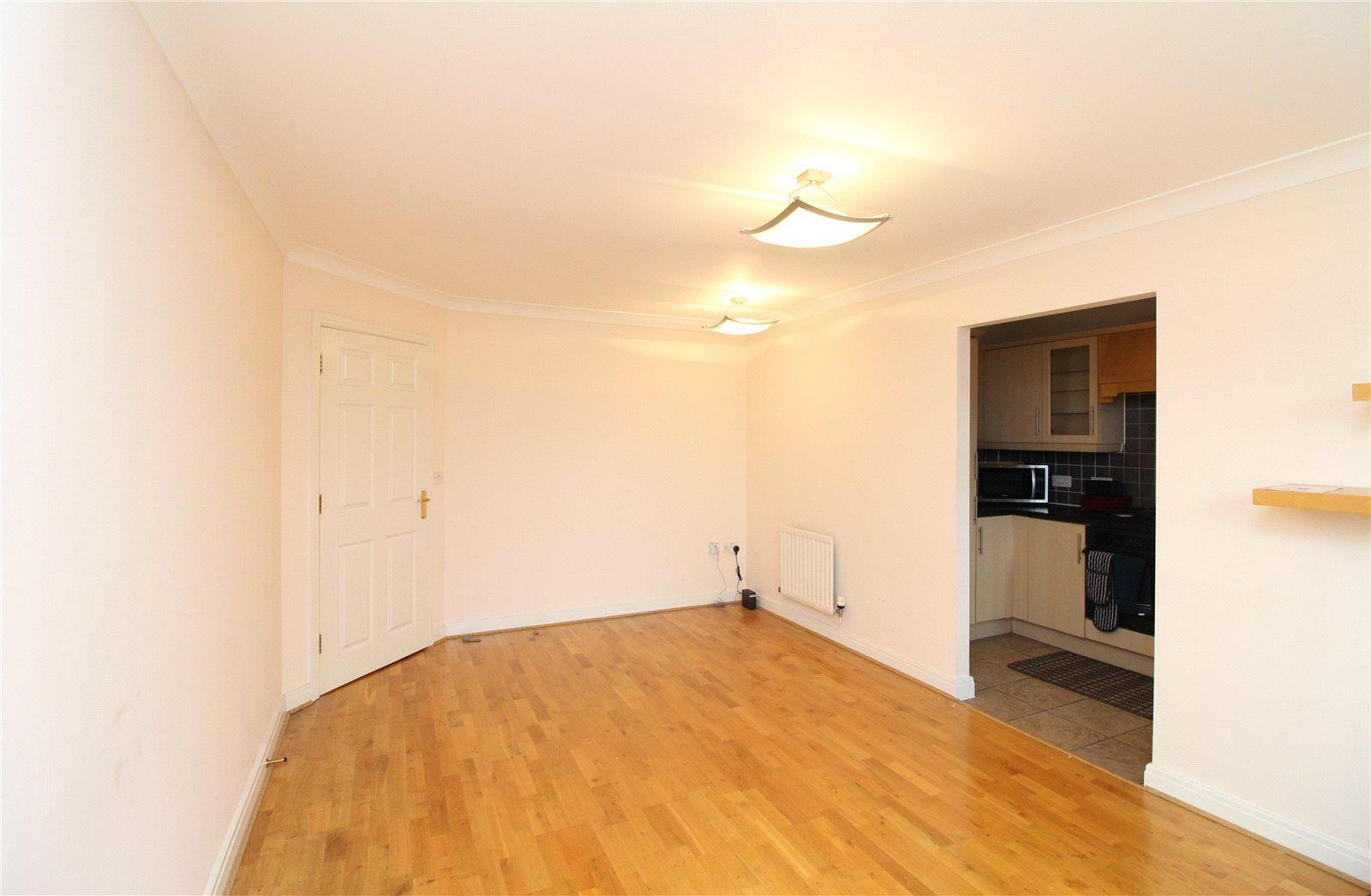 2 bedroom Apartment to rent + ' - Martyn Gerrard