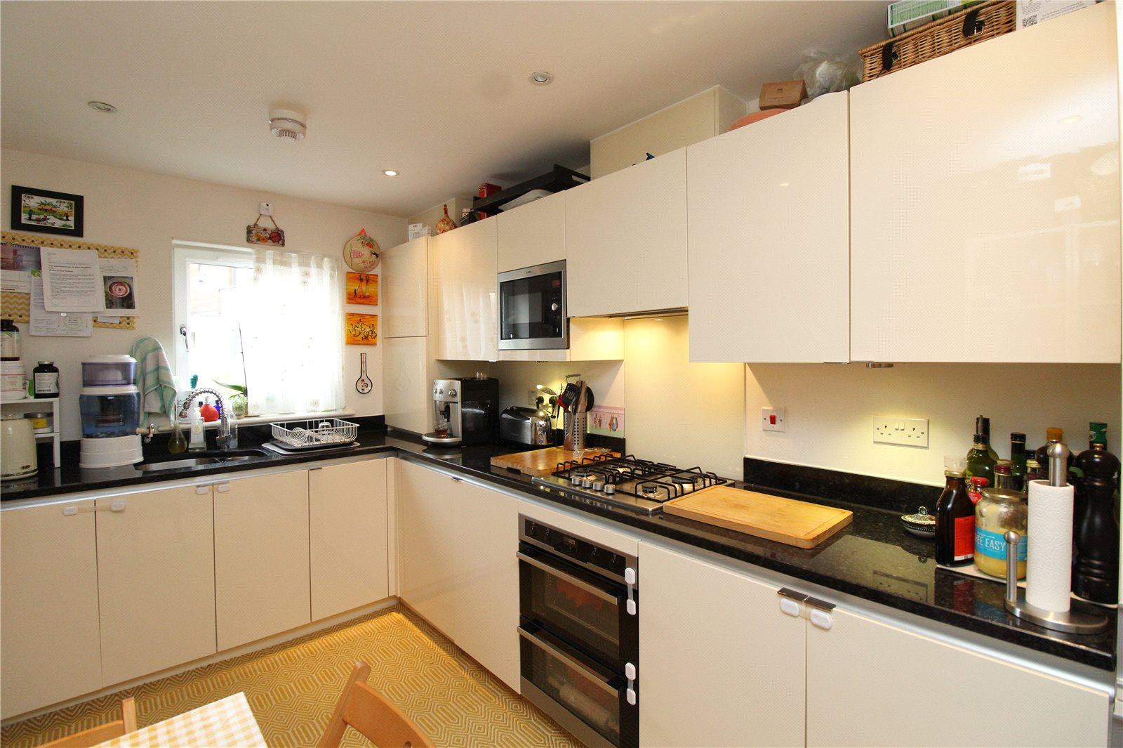 3 bedroom End of Terrace House to rent - Martyn Gerrard